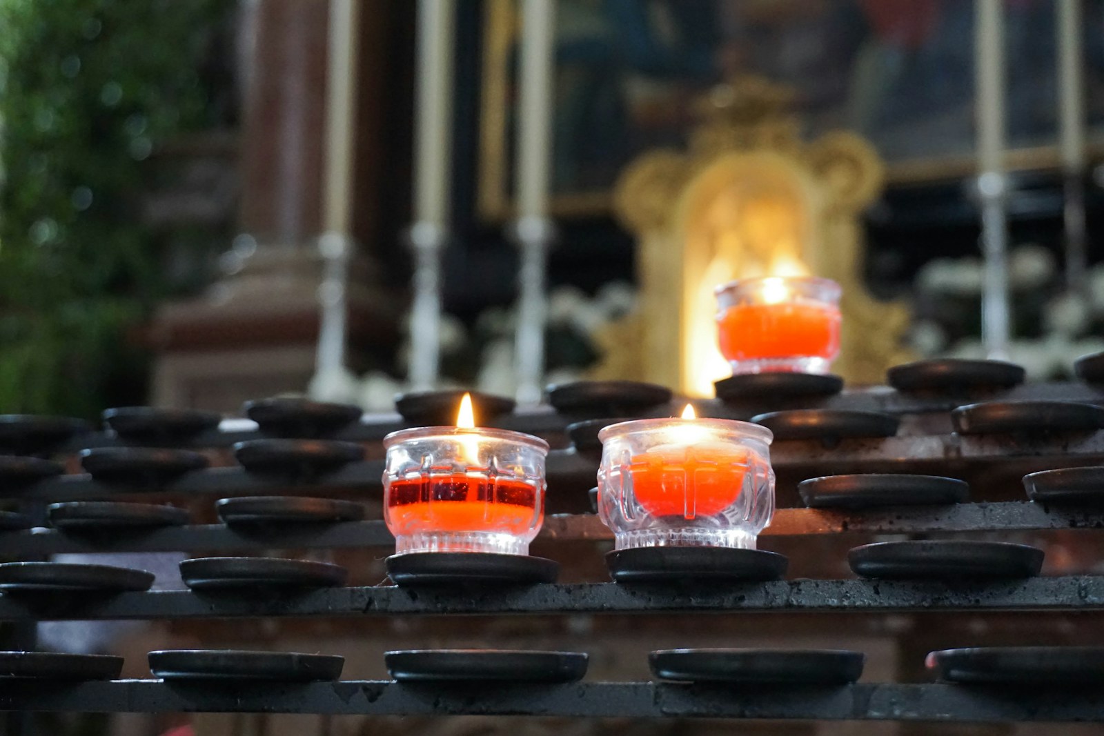 candles on black round tray
